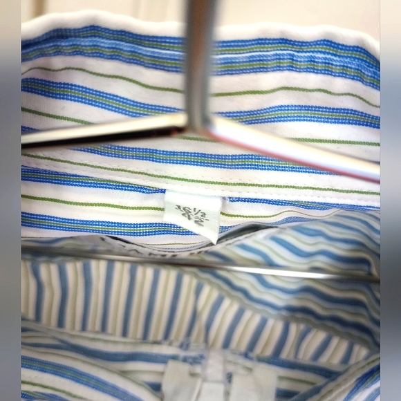 Urban Outfitters Cropped Stripe Shirt - Picture 3 of 3